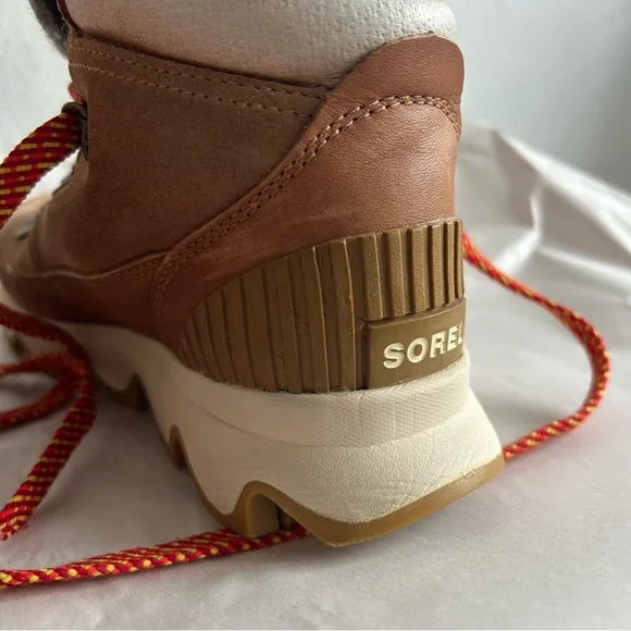 Sorel Tan Boots with bold Red, orange yellow Laces - Picture 15 of 15